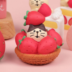 Japanese Style Zakka Cat Strawberry Dessert Resin Figurine Miniature Craft Home Decoration Desktop Ornament Artistic Gift Item - Product Image 3