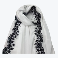 Nouveau Design Produit Écharpe en Mousseline de Soie Couleur Unie Brodée avec Bandeau en Dentelle Brisée Simple Face Châle Musulman Malaisien
