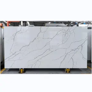 Lastre di quarzo bianco Calacatta, pietra finta di marmo per il controsoffitto della cucina, piano del tavolo, piano di vanità