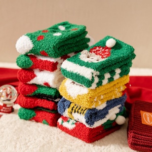 Chaussettes <span class=keywords><strong>de</strong></span> <span class=keywords><strong>Noël</strong></span> en fourrure avec boules décoratives transparentes, chaussettes décoratives en fourrure douce pour arbre <span class=keywords><strong>de</strong></span> <span class=keywords><strong>Noël</strong></span>, ensemble <span class=keywords><strong>de</strong></span> chaussettes pour emballage cadeau DIY - Product Image 6