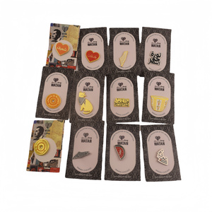Arabico tazza di caffè in smalto duro spille personalizzate eleganti in smalto oro con supporto carta di rivestimento immagina la plaestina dopo la liberazione - Product Image 3