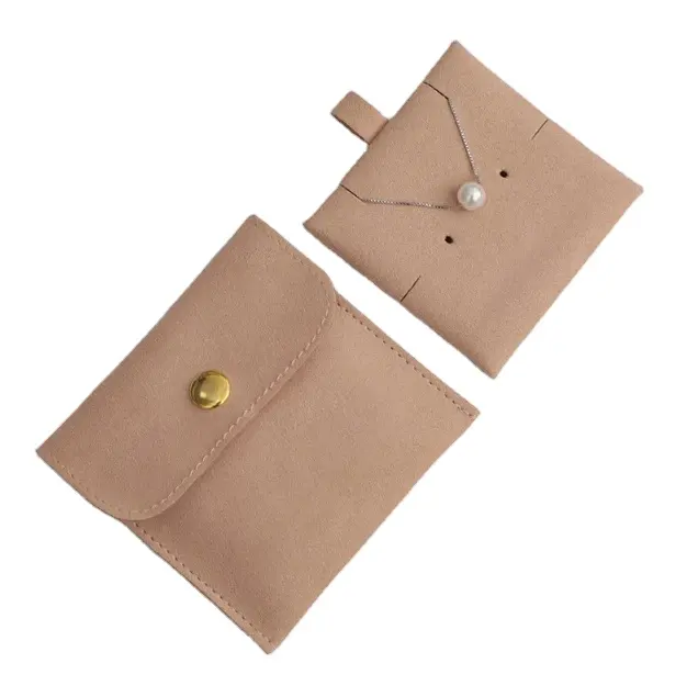 Özel Logo yüzük küpe kolye mücevher çantası Pu deri takı kılıfı ambalaj 8*8cm yapış Flap zarf takı kılıfı es
