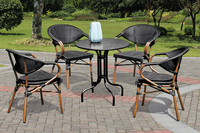 Chaise et table en rotin de café bistrot en rotin résistant aux intempéries, meubles d'extérieur en rotin