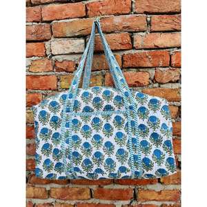 Cubrecama de algodón Kantha con diseño pensado, con influencia de estampados culturales y textura suave para un hogar relajado y acogedor. - Product Image 3