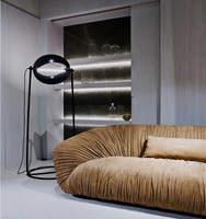 Italienisches minimalist isches Sofa, Wohnzimmer der High-End-Villa, großes, flach gefaltetes Leders ofa