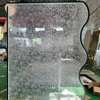Panneau de verre ondulé de luxe, cloison de séparation incurvée pour hall d'entrée et séparation zones humides/sèches