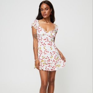 ชุดเดรสผู้หญิงทรงเอพิมพ์ลายดอกไม้ฤดูใบไม้ร่วงแบบระบาย  น่ารัก เป็นมิตรกับสิ่งแวดล้อม ระบายอากาศได้ดี  แบบสั่งทำได้ - Product Image 1