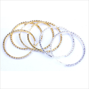 2024 nueva moda <span class=keywords><strong>Rihanna</strong></span> estilo grandes pendientes de aro de diamantes de cristal chapados en oro grandes - Product Image 5