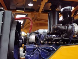 Maquinaria de Construcción Usada de Alta Calidad, Mini Cargadora Frontal con Motor Yuchai, Capacidad de Carga Nominal de 5 Toneladas, Modelo 2016, Potencia de 92KW, Sistema Hidráulico CAT - Product Image 5