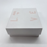 Boîte rigide rectangulaire avec couvercle supérieur et inférieur en matériau rigide de qualité alimentaire recyclable avec revêtement UV