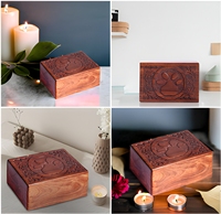 Urne funéraire pour animaux de compagnie en bois massif de qualité supérieure avec empreinte de patte sculptée à la main pour les cendres