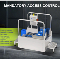 Système d'entrée hygiénique en acier inoxydable avec machine de nettoyage de semelles et station de désinfection des mains pour usage industriel