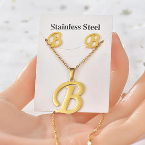 Rinhoo Collier en acier inoxydable plaqué or 26 lettres Alphabet Initiales Femmes Hommes Personnalité Collier Boucle d'oreille Ensemble de bijoux - Product Image 4