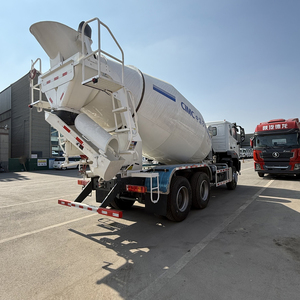 Camion malaxeur à <span class=keywords><strong>béton</strong></span> Sinotruk Hohan 6x4 d'occasion, <span class=keywords><strong>cuve</strong></span> de 10m3, camion de transport de ciment d'occasion, prix avantageux - Product Image 4