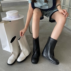 Bottines à la mode pour femme en cuir souple blanc uni, style pantalon, collection automne 2025 - Product Image 1
