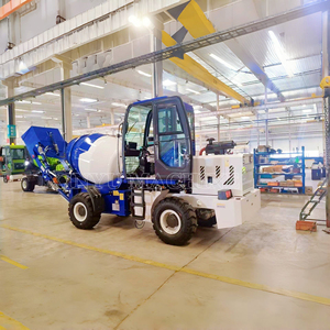 Camión mezclador de hormigón de carga automática de 1,2 metros cúbicos, motor diésel, coche mezclador de hormigón autoalimentado para construcción de carreteras - Product Image 3