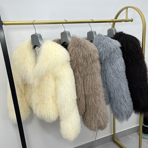 <span class=keywords><strong>Cappotto</strong></span> da Donna in Vera Pelliccia di Agnello Mongolo a Pelo Intero di Alta Qualità con Collo Reversibile all'Ingrosso dalla Fabbrica - Product Image 6