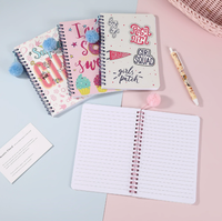 Carnets personnalisés B6 avec couverture en papier imprimé, reliure spirale, pour journalisation et entraînement, avec bande élastique et pendentif pompon