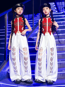 ใหม่ชุดเสื้อแขนกุดสีแดงและกางเกงขาด 2 ชิ้น, ชุดเต้นรำแจ๊สฮิปฮอปสำหรับเด็กผู้หญิงสำหรับเวทีรันเวย์ - Product Image 2