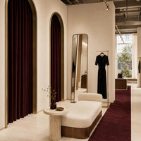 Comptoir de caisse moderne de luxe en bois et marbre, réception pour magasin de vêtements, boutique, design d'intérieur, solution de projet clé en main