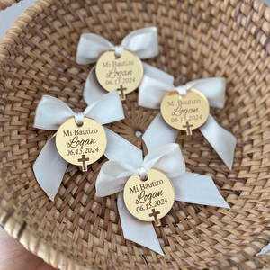 Étiquettes circulaires en acrylique gravées personnalisées, cadeaux de baptême, de communion ou de Noël pour bébé, modernes, simples, faits à la main, religieux - Product Image 3