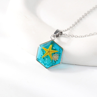 Collier Pendentif Étoile de Mer en Résine Thème Océan en Acier Inoxydable pour Femme, Bijou Charmant Style Plage, Cadeau pour Amoureux et Couples
