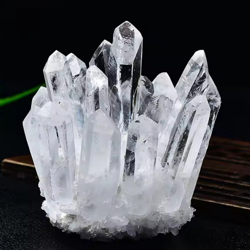 Racimo de cristal de cuarzo fantasma blanco