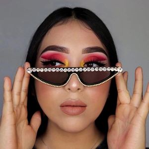 Lunettes de soleil œil-de-chat de luxe pour femmes, personnalisées avec logo, en gros, avec strass et protection UV400 - Product Image 3