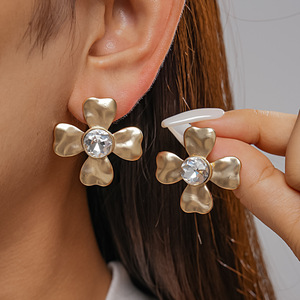 Pendientes Colgantes de Acero Inoxidable con Flores Entrelazadas para Mujer, Elegantes Pendientes para Damas, Accesorios Colgantes, Joyería Diaria de Moda - Product Image 3