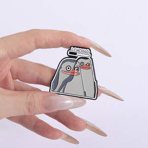 Pingouin chargement émail broche drôle dessin animé Animal broche mignon oiseau revers Badge cadeau pour enfants en gros - Product Image 4