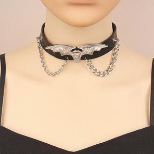 <span class=keywords><strong>Collar</strong></span> Deportivo Creativo Europeo Americano con Diseño Exagerado de Calavera, Alas de Murciélago y Cadena de Vampiro, Accesorio de Regalo - Product Image 3