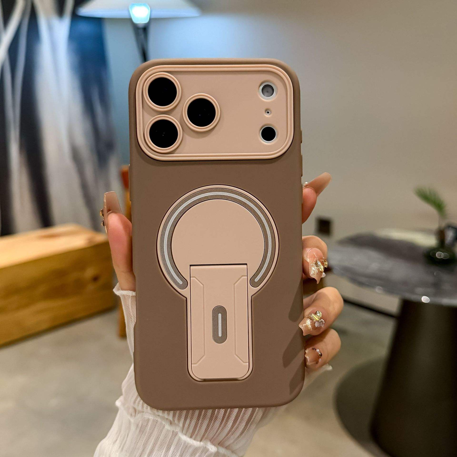 สีน้ำตาล