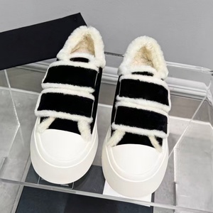 Chaussures d'hiver de luxe de haute qualité, antidérapantes et chaudes, en laine, à plateforme, pour l'automne et l'hiver, chaussures tendance pour tenues d'automne et d'hiver - Product Image 1
