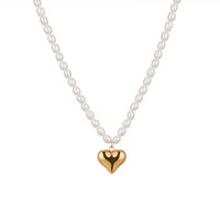 Collier pendentif romantique en acier inoxydable 316L plaqué or 18 carats avec perles et chaîne en forme de cœur pour femme, idéal pour un anniversaire