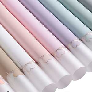 Papier d'emballage floral imperméable en gros, 20 feuilles, papier kraft vierge, <span class=keywords><strong>film</strong></span> transparent effet cœur pour fleuristes et boutiques de fleurs - Product Image 4