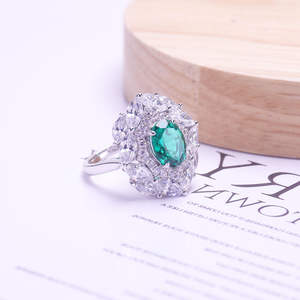 Bague émeraude personnalisable 1 carat, style classique, ovale 5x7mm, prix fabricant de laboratoire - Product Image 6