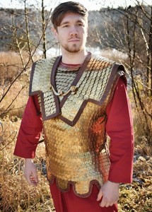 Armadura Náutica Antigua Vintage de Acero Lorica Squamata, Diseño de Escamas, con Refuerzo para Hombros y Torso, Pulido, Troquelado, Impresión Elegante - Product Image 3