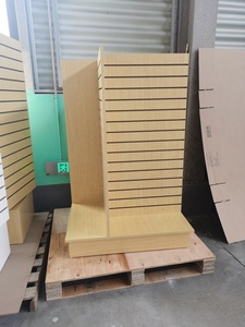 Espositori in Legno a Parete per Negozi di Abbigliamento, Stand Espositivo a 4 Lati con Pannelli Dogati - Product Image 4