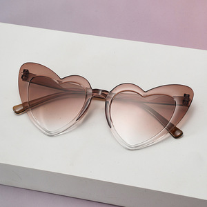 Simpatici occhiali da sole a cuore retrò occhiali colorati alla moda da donna <span class=keywords><strong>addio</strong></span> <span class=keywords><strong>al</strong></span> <span class=keywords><strong>nubilato</strong></span> bomboniere foto <span class=keywords><strong>accessori</strong></span> Festival - Product Image 1