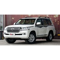 Le kit carrosserie pour Toyota Land Cruiser 200 2008-2015 mise à niveau vers le modèle 2016-2018 comprend pare-chocs avant et arrière avec calandre et phare