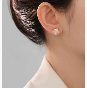 Pendientes de Circonita Rosa Simples y Elegantes para Mujer, Diseño de Lujo Ligero, Estilo Moderno, Versátiles y para Regalo - Product Image 6