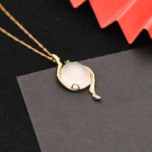 Kalung Liontin Rantai Kotak Ulang Tahun Batu Giok Alami Qi Song, Emas Asli 18K, Giok Putih Imperial Es, Inisial Personalisasi untuk Wanita - Product Image 4