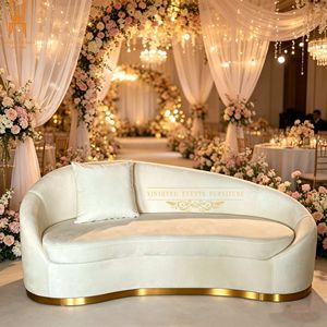 Canapé Chaise Longue Courbé Moderne de Luxe en Velours Blanc avec Base Dorée pour Hôtel, Mariage, Mobilier de Maison - Product Image 3