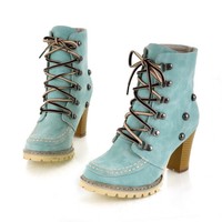 Bottes pour femmes de style coréen ODM/OEM, à talons hauts, semelles antidérapantes, détails rivetés, grandes tailles 40-43, bottines à tige en PU