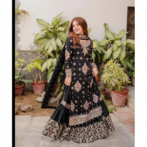 Hermoso Top Sharara Set para Mujer con Dupatta para Fiestas - Product Image 1