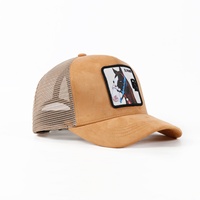 Gorra Trucker de Moda Baida en Gamuza Marrón con Bordado de 'El Payaso' Unisex