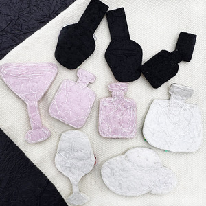 Mode <span class=keywords><strong>couture</strong></span> accessoires bouteille de <span class=keywords><strong>parfum</strong></span> Cocktail verre dame chapeau riz perle tissu autocollant texturé à la main verre Badge autocollant - Product Image 4