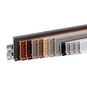 <span class=keywords><strong>Plinthe</strong></span> en alliage d'aluminium extra-épais à grain de bois, hauteur 6 cm, design à clipser, finition style bois naturel, luxe léger, moderne - Product Image 1