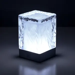 Lampe de table élégante sans fil à texture de roche de glace contrôle tactile lumière LED fraîche rechargeable carrée en cristal clair