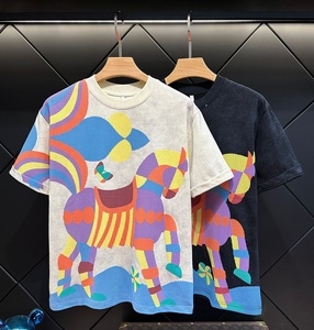 T-shirt Estiva da Uomo di Alta Gamma, Nuova Collezione, 100% Cotone, con Ricamo 3D a Coda di Cavallo e Stampa a Colori, Vestibilità Ampia, Manica Corta, Design di Nicchia - Product Image 1